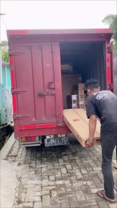 PIRA METROPOLIS - YONA WDD 3 Lemari Pakaian 3 Pintu dengan Kaca Rias