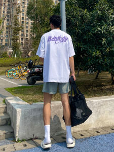 เสื้อยืดคอกลมแขนสั้นผ้าฝ้ายแท้สำหรับผู้ชาย ทรงหลวม ทรงหลวม ทรงหลวม สไตล์ฮิปฮอป สตรีทแวร์อเมริกัน เทรนด์ฤดูร้อน เสื้อยืดลาย Graffiti