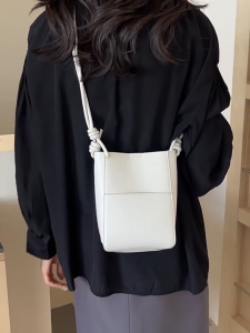 กระเป๋าสะพายไหล่แฟชั่นสตรีสไตล์เกาหลี 4 สี กระเป๋าใส่โทรศัพท์มือถือ กระเป๋าเครื่องสำอาง