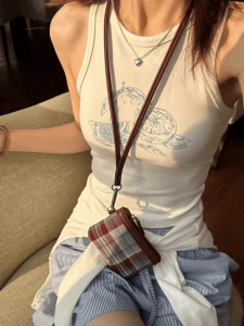 คอย้อนยุคแขวนกระเป๋าหูฟังมินิคลัทช์กระเป๋าใส่เหรียญที่ใส่กุญแจ ทันสมัย ฤดูใบไม้ร่วง ฤดูหนาว ใหม่ ดีไซน์ กระเป๋าสตางค์มัลติฟังก์ชั่น