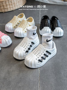 Water-Resistant Summer Sandals for Children And Parents Anti-Slip Beach Shoes Low-Top Breathable Hole Design for Boys And Girls