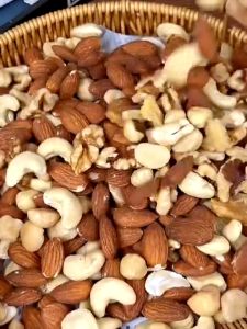 Mr.Squirrel Mixed Nuts 4 In 1 Meal Replacement Nuts Healthy Snacks (Cashew/Pecan/Almond/Walnuts)4 Types Pure Mixed Nuts Ready To Eat