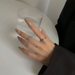 Bộ Set 2 Chiếc Nhẫn Nữ Đẹp Kiểu Hở Có Thể Điều Chỉnh Kích Cỡ Thiết Kế Lượn Sóng Độc Đáo Thời Trang Ấn Tượng Thanh Lịch Màu Bạc NA-30