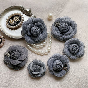 High-End Womens Brooch Pin Secret Little Fragrance Style Chest Flower Pin Grey Tea Flower Accessory Retro Court Fashion