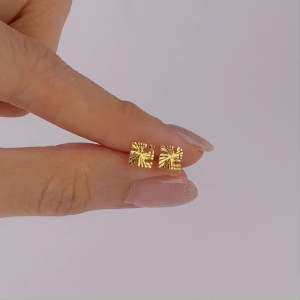 WENG KWONG 916 Gold Auspicious Swastika Earrings (3E0400)