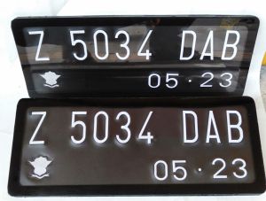 plat nomor motor akcrilik baut tanam