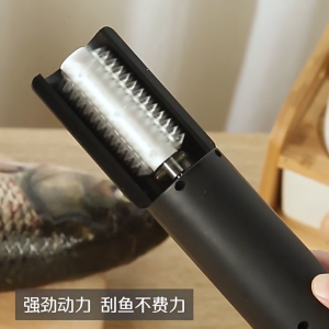 Splash-Proof Rotating Kitchen Shredder Scraping device