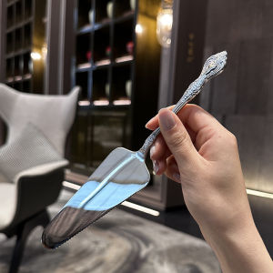 The Bosss Home Is for Her Own Use! 304 Stainless Steel Embossed Handle Cake Shovel Retro Bread Knife Pizza Cutter Shovel
