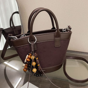 กระเป๋าถือทรงกลมหนัง PU สำหรับผู้หญิง กระเป๋าสะพายข้างแบบสะพายข้าง กระเป๋าถือสำหรับเดินทางในฤดูใบไม้ร่วงและฤดูหนาว กระเป๋าแฟชั่น กระเป๋าสะพายข้างแบบลำลอง