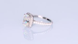 Nhẫn Đính Hôn Bạc Sterling 925 Cao Cấp Dành Cho Nữ Với Đá Moissanite 8x10mm 4.0ct Kiểu Dáng Halo Cổ Điển Trang Sức Hứa Hẹn Đám Cưới Sang Trọng