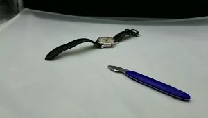 Alat Pembuka Tutup Belakang Jam Tangan bentuk Pisau Congkel random warna termurah