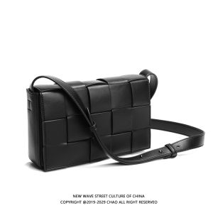 New 2025 Mens Woven Small Square Bag Fashionable Versatile Single Shoulder Slant Bag Trendy High-end Plaid Bag Luxury Leisure