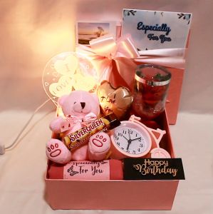 Kado Romantis Cewek Ulang Tahun Anniversary Wisuda Hadiah Aesthetic Spesial Unik – Gift Box & Hampers Eksklusif Spesial untuk Orang Tersayang – Kado Romantis Ulang Tahun & Anniversary – Hadiah Ulang Tahun Wisuda Anniversary Pasangan Teman Sahabat