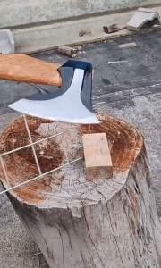 【COD】ขวานทำสวนขวาน เหล็กเส้นหนา ขนาด 13.7 ขวานตัดไม้ทำจากเหล็กแมงกานีสแท้ 65# มีความคม ทนทาน และแข็งแกร่งa 34CM