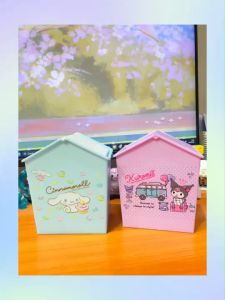 ถังขยะน่ารักปุ๊กปิ๊ก จิ๋วแต่เจ๋ง Sanrio - สำหรับวางบนโต๊ะทำงาน ห้องนอน หรือในรถ ขนาด 12.6×16×10 cm