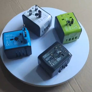 4 Plug US/EU/UK/AU Sockets， Multi-Port Travel Charger 3USB+Type-C