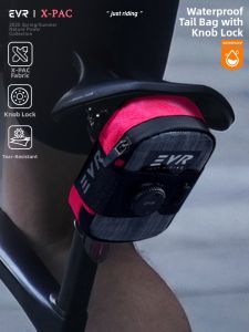 evr | Knob Buckle Rear Saddle Bag