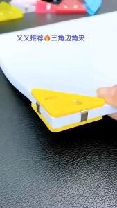 Kẹp Giấy Tam Giác Nhựa Trong Đặc – Kẹp Góc Giấy A4 Màu Pastel Dễ Thương Mới Nhất 2025