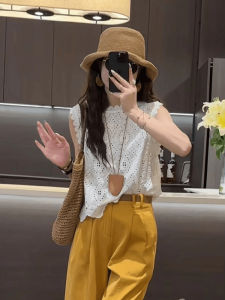 Elegant Sleeveless T-shirt for Women 2024 New Summer Thin Lace Cut-Out Detailing High-end Feel Tweed Style Loose Fit Pure Color