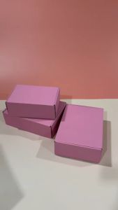 25 กล่องหูช้าง กล่องลูกฟูก ฝาเสียบ สีชมพู กล่องพัสดุไปรษณีย์ รับผลิตแบรนด์ ถูกสุดราคาโรงงาน glombox