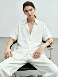 AMII | Sleek Collar Raglan Sleeve Metallic Button Womens Shirt