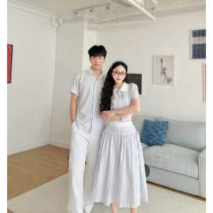 Set 3 món gồm sơmi nam và bộ nữ áo phối chân váy dài sọc xanh viền cổ trắng