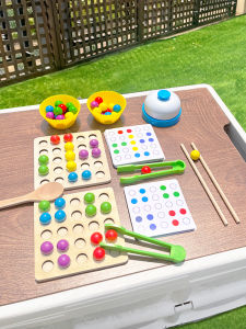 เกมโต๊ะเด็กแบบแข่งขันสองคน สำหรับผู้หญิงและผู้ชาย อายุ 3-6 ปี ชั้นประถมศึกษา เกมพื้นผิวสำหรับเด็ก สตูดิโอที่มีชื่อเสียง