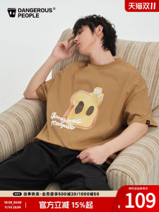 เสื้อยืดคอกลมแขนสั้นพิมพ์ลายตัวขนมเชอร์รี่เสื้อผ้าลำลองสำหรับฤดูร้อน ทรงหลวม สวมใส่สบาย แฟชั่นสตรีท เสื้อผ้าผู้ชาย