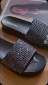 KD โกดังไทย รองเท้าแตะ ส้นหนา สีพื้น 3 สี คาดประกายเพชร