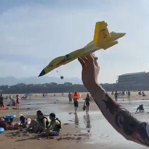 Remote Control Airplane 2.4G Remote Control Fighter Glider Airplane ZY-530PRO 遥控滑翔机