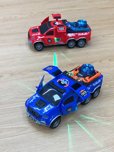 Xe Ô Tô Điện DJ Tự Xoay 360° Mở Cửa Tự Động Đèn LED Đổi Màu & Có Nhạc Mới Nhất 2025