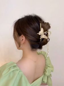 White Butterfly Tassel Hair Clip / Twist Clip / Shark Clip  白玉兰蝴蝶流苏抓发夹 SC16