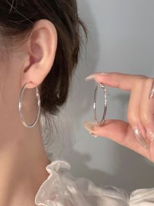 Elegant Large Hoop Earrings Womens Fashion 2023 New Style Simple Circle Studs Versatile High-End Feelings Suitable for All