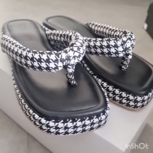 Sandal Jepit Tribal Wanita: Panduan Lengkap