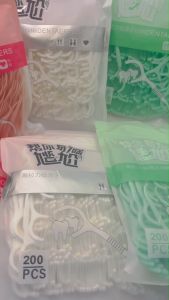 ชิ้น ไหมขัดฟันแบบด้ามจับ แบบถุง 200 ชิ้น หลายกลิ่น