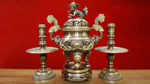 : Bộ tam sự rồng đồng nguyên chất hai công nghệ - Tam sự nến hoa văn