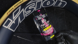 [GoGo Bike] Keo tự vá lốp vỏ không ruột xe đạp Road & Gravel Tubeless Sealant MUC-OFF 140ML