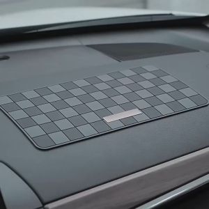 Pajangan dashboard mobil mat anti slip motif kotak2 minimalis 28cmx15cm Car