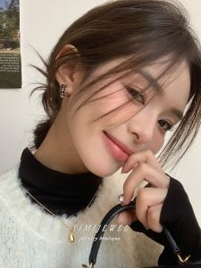 Dorogarden Black Gold Checkered Mosquito Coil Tray Clip-On Earrings No Piercing Womens Fashion Jewelry New 2024 Popular Model