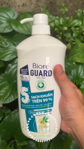 Sữa Tắm Bioré Guard 800ml Chính Hãng – Sạch Sâu Diệt Khuẩn Giảm Ngứa Hỗ Trợ Ngừa Mụn Lưng