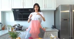 Tạp dề nhà bếp CAO CẤP Tạp dề chống thấm nước kẻ hoa có khăn lau bên hông Kích thước 72x70cm