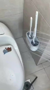 ส่งด่วน ชุดแปรงขัดห้องน้ำ 3 แบบใน 1 ติดผนังได้ไม่ต้องเจาะ พร้อมช่องระบายน้ำ สีเทา สีน้ำเงิน