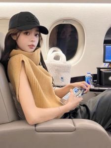 Fall Fashionable Soft Sister High Collar Sleeveless Wool Vest Knitted Sweater Loose Slimming Comfortable Resin Solid Color