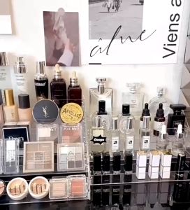 Kệ đựng mỹ phẩm để bàn nhựa trong suốt son môi tủ để đồ trang điểm