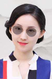 Photochromic Reading Glasses for WomenMetal Full Frame Computer Readers Anti UV/Eyestrain/GlarePresbyopia Eyeglasses