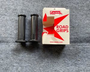 Bao tay xe máy cao su đúc chống trơn bám tốt road grips (phụ tùng dọn xe)