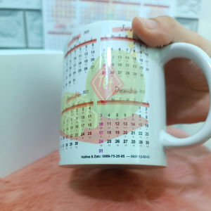 Ly cốc sứ in hình lịch 2023
