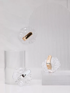 ตะขอ 5 ชิ้น ลายระลอกน้ำ รับน้ำหนักได้มาก ใช้งานง่าย สะดวก เหมาะสำหรับผนังหลากหลายประเภท ตะขอติดผนัง