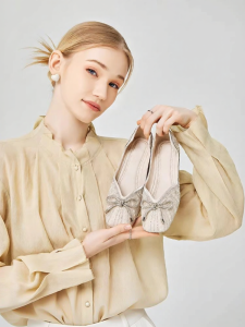 Reemoor | Bridal Rhinestone and Pearl Bow Decorated Low-cut Flats