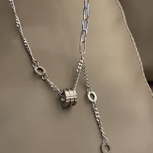 Fashion New Cylinder Stainless Steel Necklaces for Woman Girl Jewelry Clavicle Chain Choker Spring Tassel Pendant Neck Chain High Quality Accessories Gift